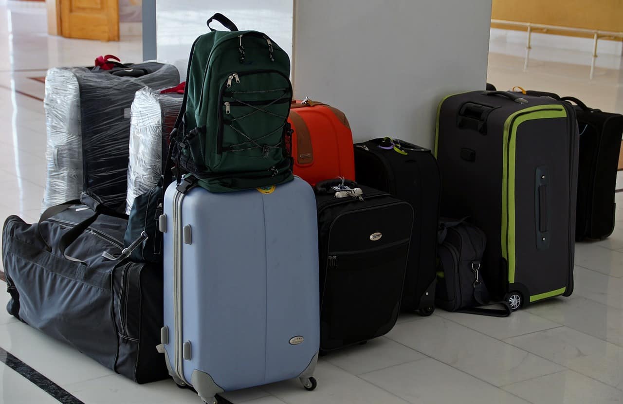 Can hand luggage be checked in: Rules explained