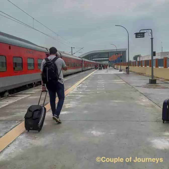 Best duffle trolley bag in India