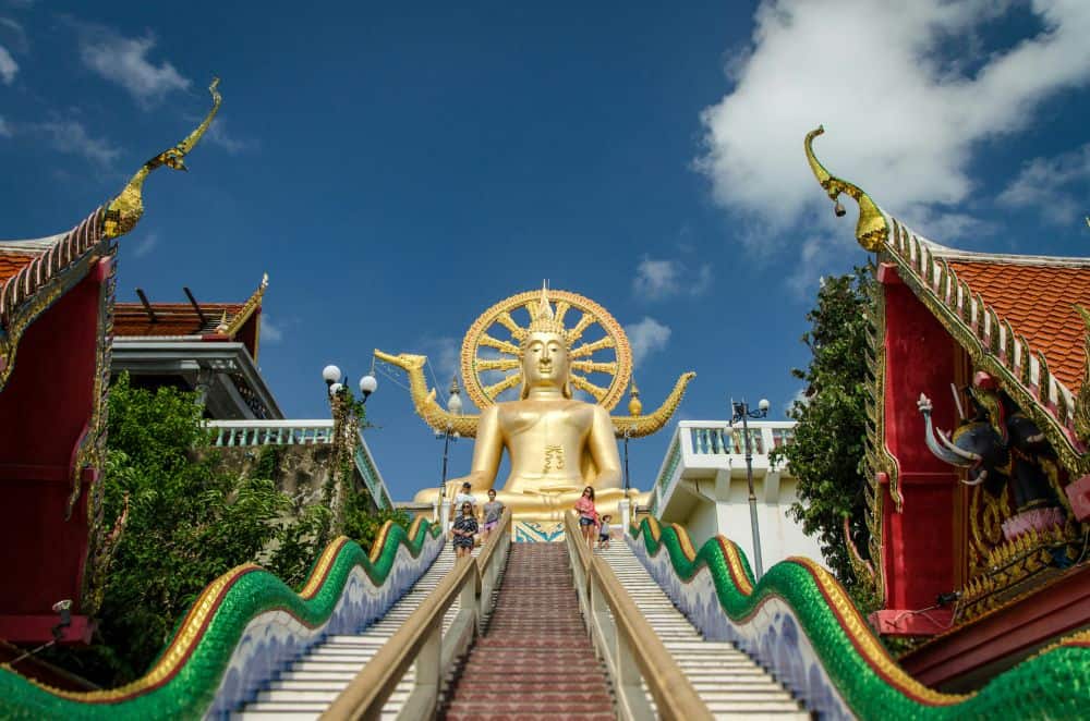 Thailand is a mix of beautiful beaches and rich culture and tradition. Koh Samui is a tropical paradise which offers the best of the both worlds.