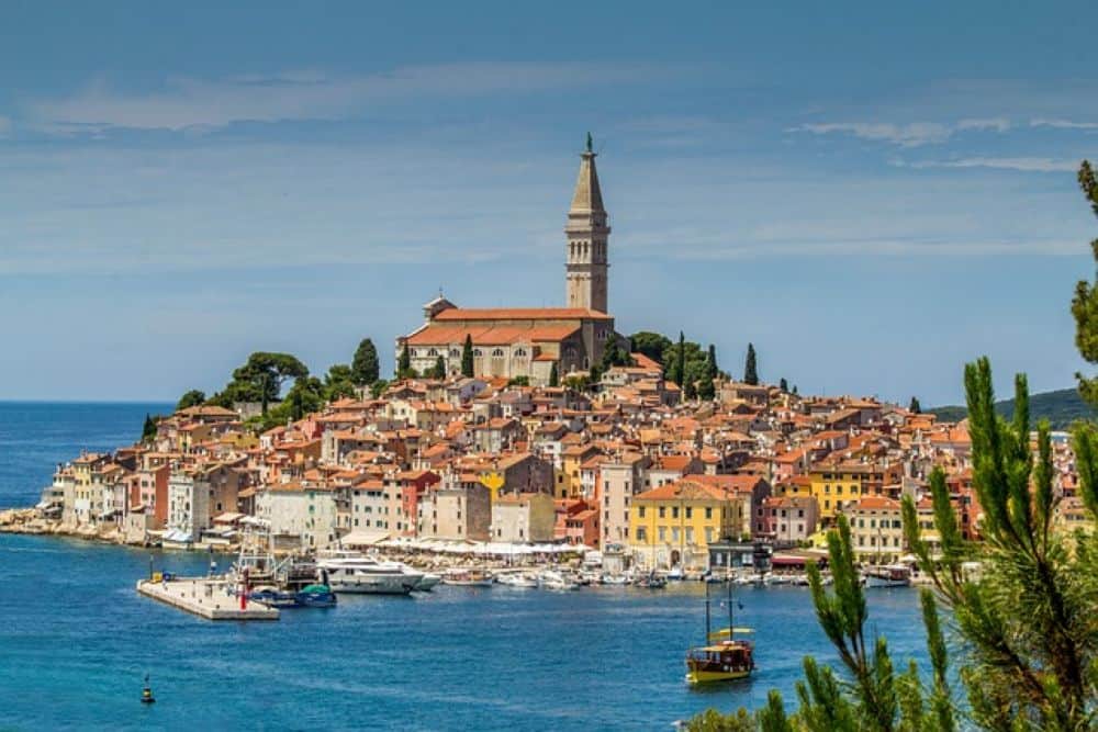 Explore the colorful streets and age old amphitheaters in Istria Peninsula. 