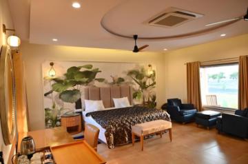 Room at Vanya Vilas. Luxury safari lodge near Tadoba National Park – a perfect option for those searching where to stay in Tadoba.